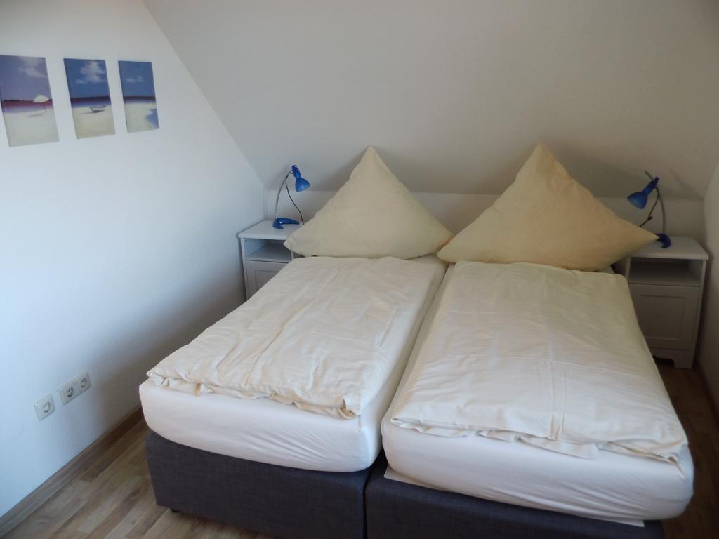 Yachthus - Direkt Am Meer Carolinensiel Room photo